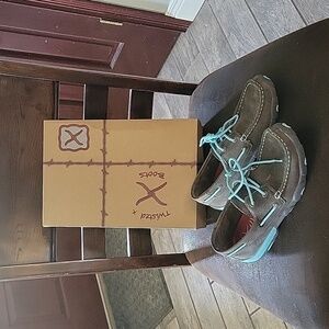 TWISTED X Driving Moc NEW IN BOX size 6 5